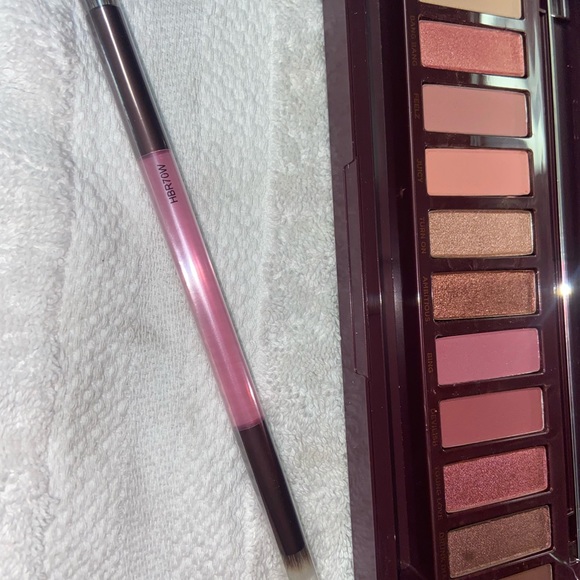 Urban Decay Naked Cherry eyeshadow pallet - Picture 5 of 8